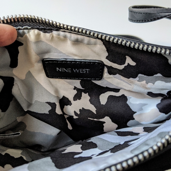 SOLD: Nine West Small Crossbody Purse - Picture 4 of 7